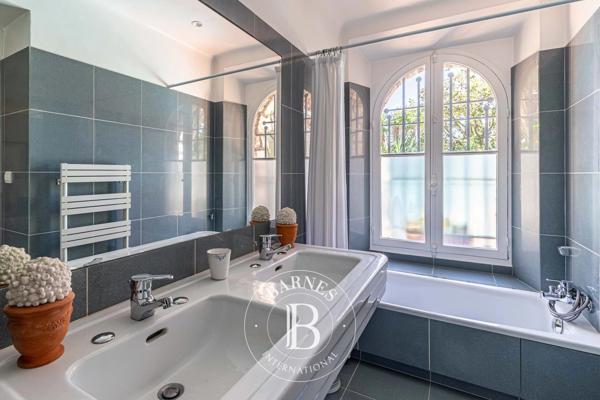 Cannes, Villa 8 Chambres -  450 m² à vendre