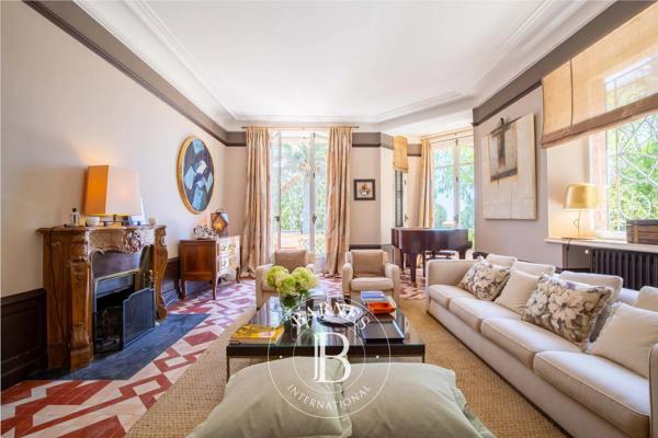 Cannes, Villa 8 Chambres -  450 m² à vendre