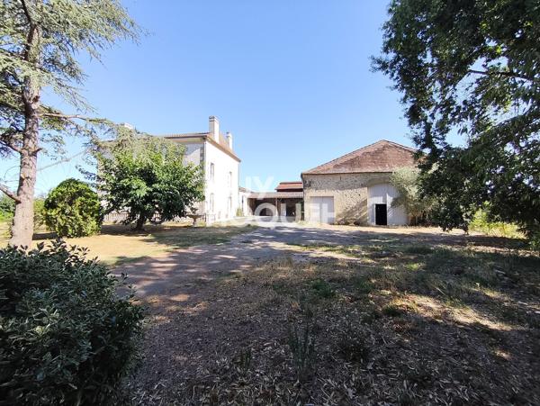 BELLE DEMEURE EN PIERRE – LÉVIGNAC-DE-GUYENNE