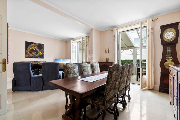 Maison Saint Germain En Laye 6 pièce(s) 161 m2 €1 575 000 ** - Référence 17678