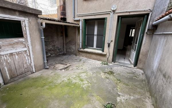 Vente Maison Avec garage et cour à rénover Lezignan-corbieres   