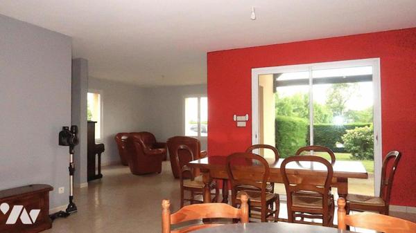 LA MEILLERAIE TILLAY, LUMINEUSE ET FONCTIONNELLE MAISON D'HABITATION DE PLAIN-PIED DE 2008.