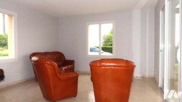 LA MEILLERAIE TILLAY, LUMINEUSE ET FONCTIONNELLE MAISON D'HABITATION DE PLAIN-PIED DE 2008.