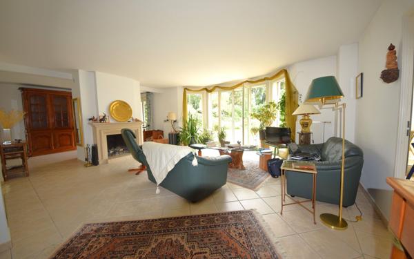 Maison à vendre    8 pièces •  Étiolles