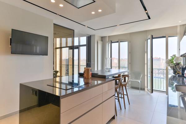 Lyon 1er - appartement de 154,52 m² - vue dégagée - 3 chambres - garage double