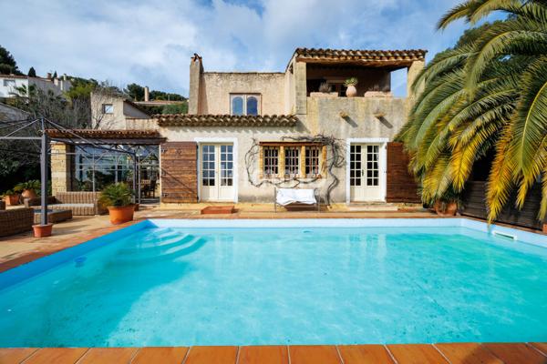 Cassis - Maison de caractère- 10P - 260M2 - Vue Cap Canaille et Mer