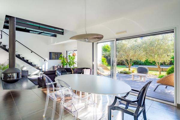 Maison contemporaine de prestige à vendre LARMOR BADEN (56)