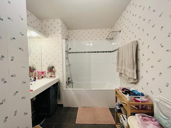 Strasbourg (67200) Bel appartement 2 pièces avec terrasse et garage