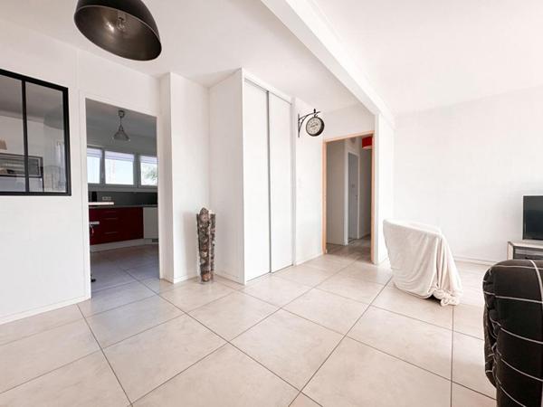 Appartement traversant de 80 m² - Dernier étage au coeur du Bourg de Saint-Herblain