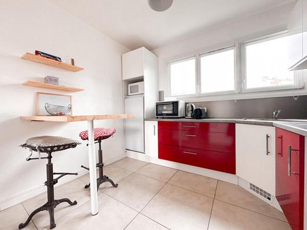 Appartement traversant de 80 m² - Dernier étage au coeur du Bourg de Saint-Herblain