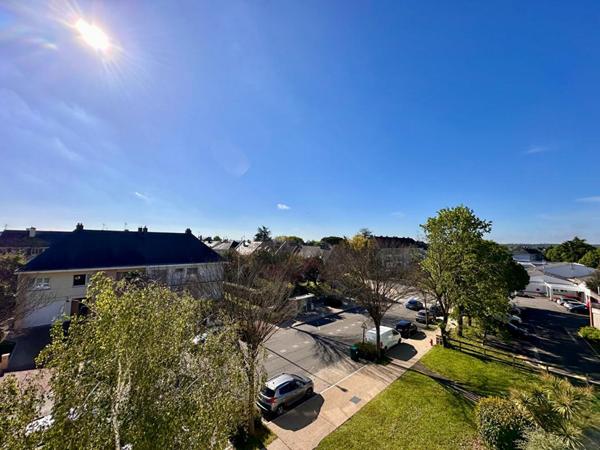 Appartement traversant de 80 m² - Dernier étage au coeur du Bourg de Saint-Herblain