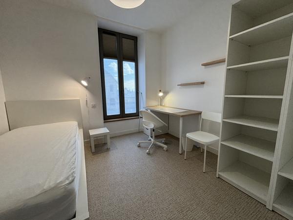 A Louer. Disponible au 1er Septembre 2026. LOCATION MEUBLEE. Quimper, Maison Rénovée & Réhabilitée en Colocation – 4 Chambres