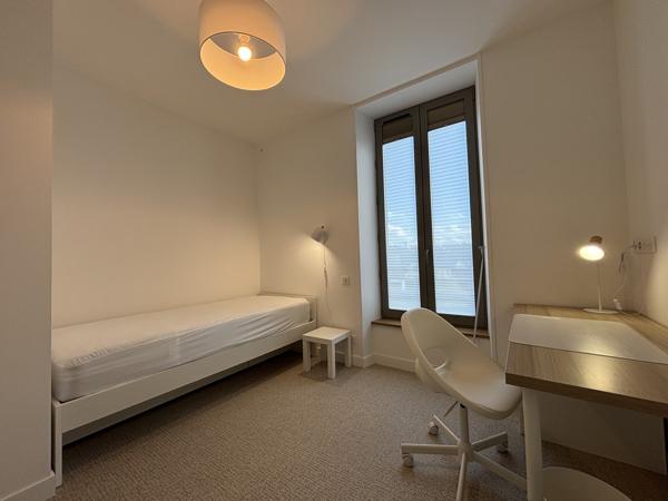 A Louer. Disponible au 1er Septembre 2026. LOCATION MEUBLEE. Quimper, Maison Rénovée & Réhabilitée en Colocation – 4 Chambres