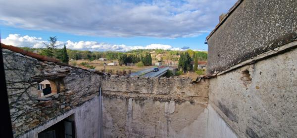 Couffoulens (11250) Maison 4 pièces a agencer de 110 m² et cour 20m²