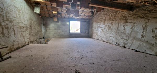 Couffoulens (11250) Maison 4 pièces a agencer de 110 m² et cour 20m²