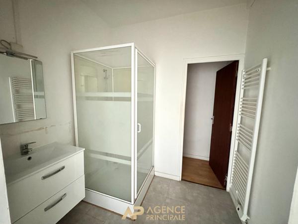 Appartement - T2 - Hyper-centre - 39m2 - Loggia - Ascenseur 233 000 € **  - Référence  JH746D1