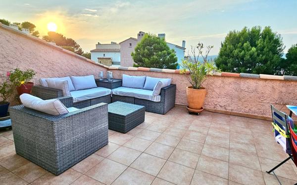 Appartement à vendre    4 pièces •  Saint-Cyr-sur-Mer