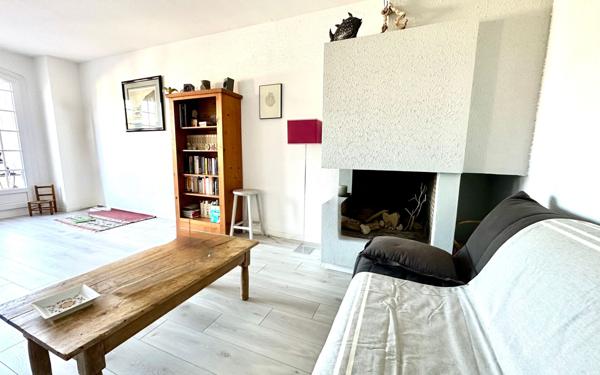 Appartement à vendre    4 pièces •  Saint-Cyr-sur-Mer