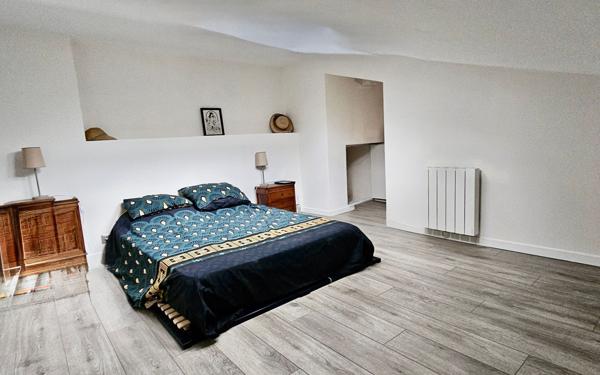 Appartement à vendre    4 pièces •  Saint-Cyr-sur-Mer