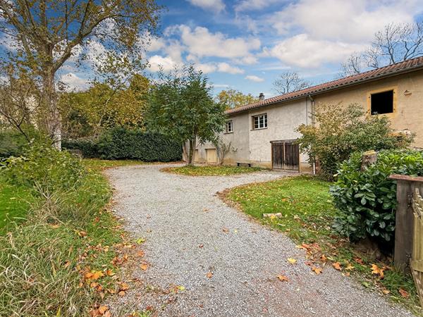 Maison à louer - 5 pièces à PERREUX