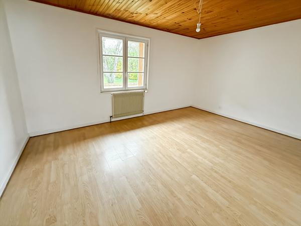 Maison à louer - 5 pièces à PERREUX