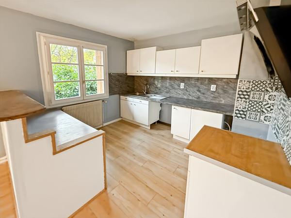 Maison à louer - 5 pièces à PERREUX