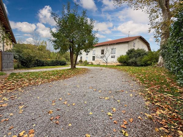 Maison à louer - 5 pièces à PERREUX