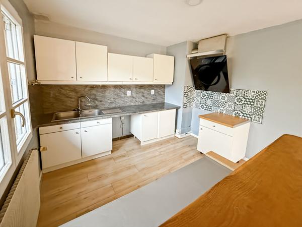 Maison à louer - 5 pièces à PERREUX