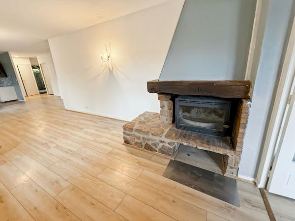 Maison à louer - 5 pièces à PERREUX