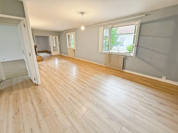 Maison à louer - 5 pièces à PERREUX