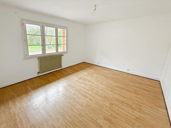 Maison à louer - 5 pièces à PERREUX