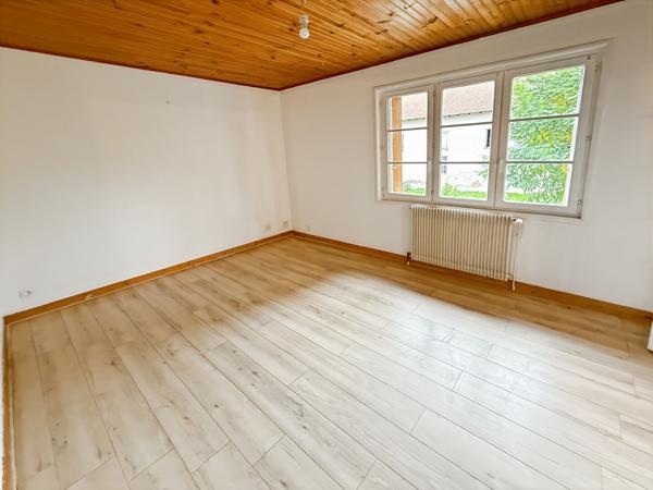 Maison à louer - 5 pièces à PERREUX