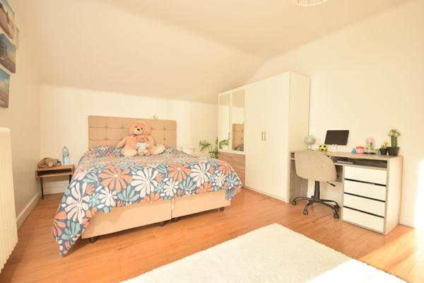 Villa 6 pièces en plein coeur d'un quartier résidentiel - Cluses (74300)