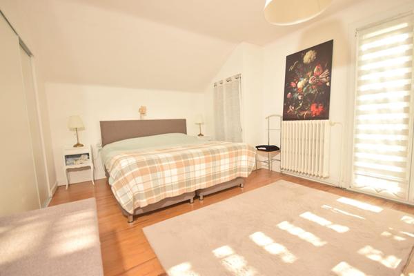 Villa 6 pièces en plein coeur d'un quartier résidentiel - Cluses (74300)