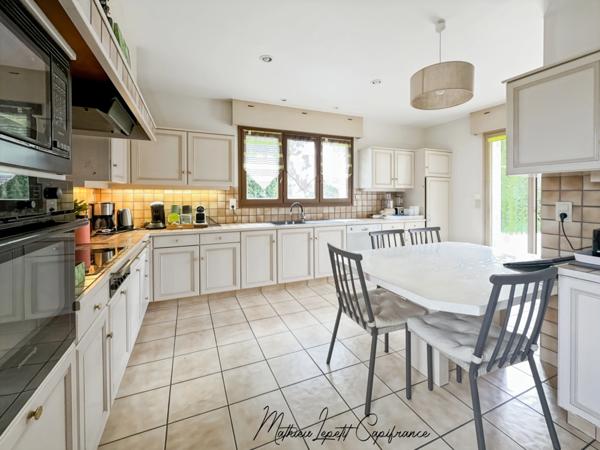 Maison à vendre 6 pièces COULOUNIEIX-CHAMIERS (24) 190 M2 sur terrain 5298 M2