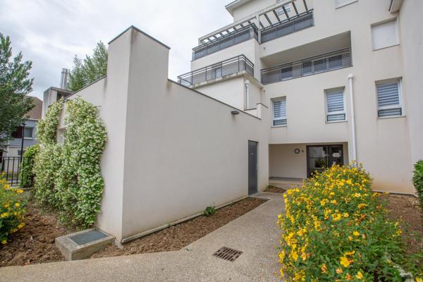 SUPERBE STUDIO AVEC TERRASSE