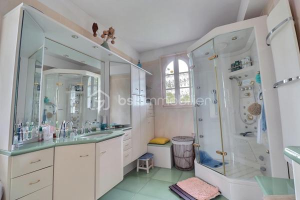 Maison traditionnelle de 187,05 m²