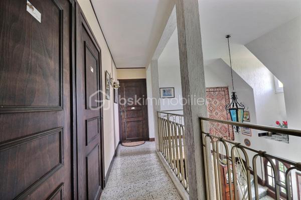 Maison traditionnelle de 187,05 m²