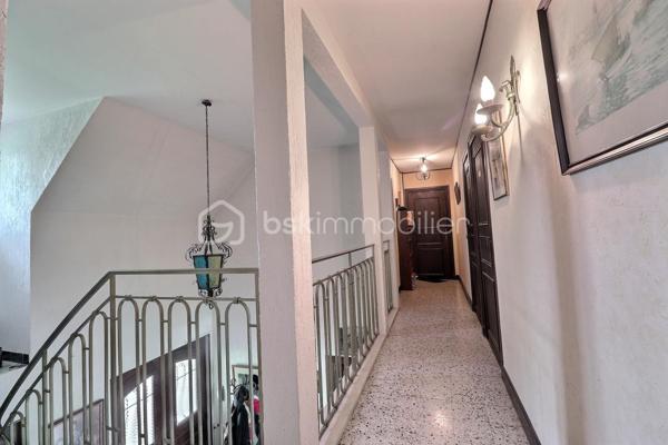 Maison traditionnelle de 187,05 m²