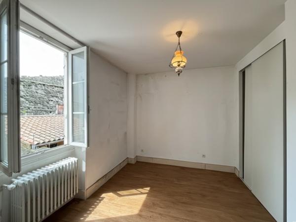 Immeuble 13 pièces - 236 m²