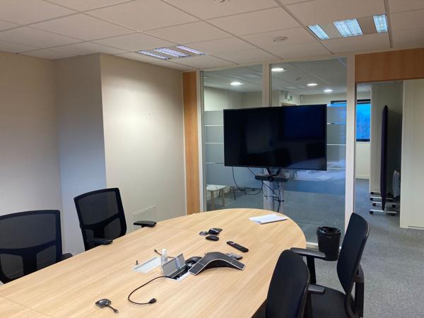 PROXIMITE AEROPORT - BUREAUX DISPONIBLES VENTE ET LOCATION
