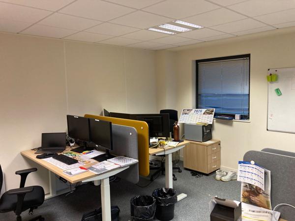PROXIMITE AEROPORT - BUREAUX DISPONIBLES VENTE ET LOCATION