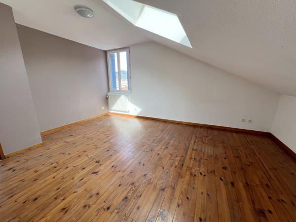 T3 lumineux de 84 m² habitable en dernier étage - Saint Martin d'Hères - Avenue Jean Jaurès
