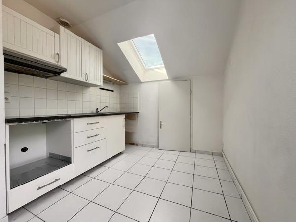 T3 lumineux de 84 m² habitable en dernier étage - Saint Martin d'Hères - Avenue Jean Jaurès