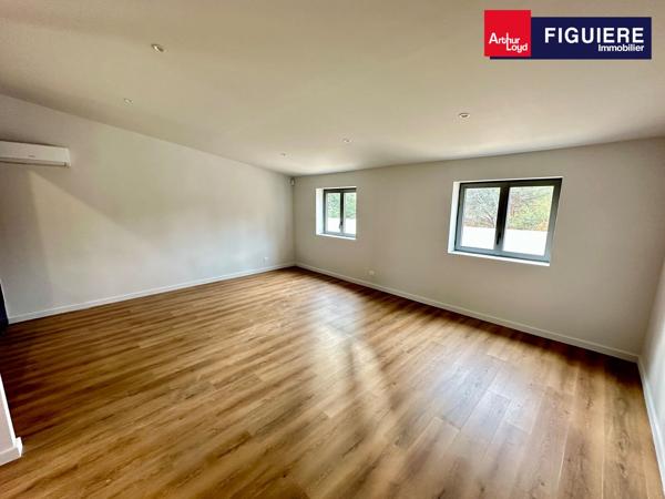 BUREAUX EN TRÈS BON ÉTAT À SAINT CANNAT EN LOCATION