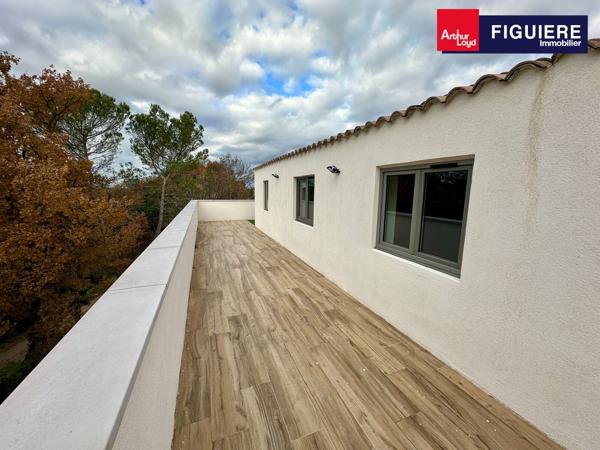 BUREAUX EN TRÈS BON ÉTAT À SAINT CANNAT EN LOCATION