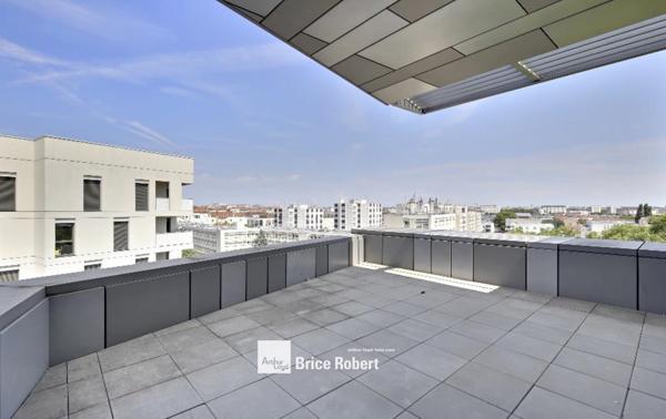 Bureaux à louer à Lyon bureaux lumineux quartier Gerland proximité transports