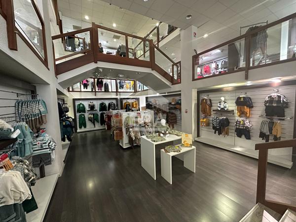 CHATEAUROUX - Hyper centre - Local commercial de 700 m² avec réserve.