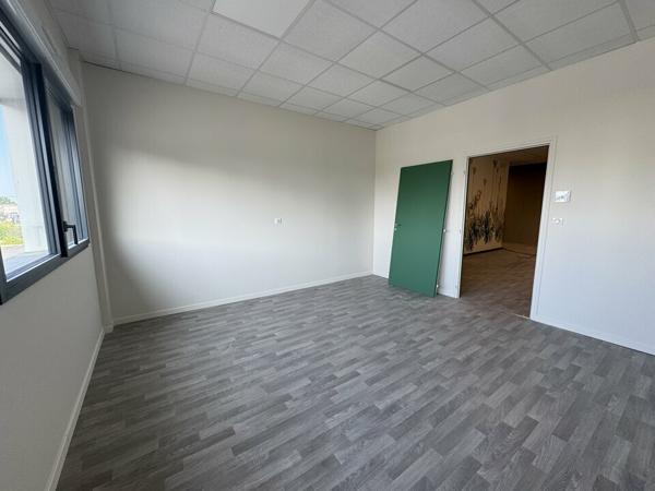 TOURS NORD AVEC VISIBILITE AVENUE DU DANEMARK BUREAUX A LOUER DE 200 M² PARKING FACILE