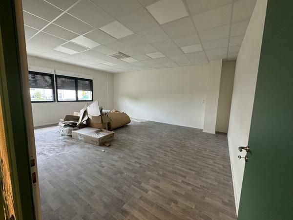 TOURS NORD AVEC VISIBILITE AVENUE DU DANEMARK BUREAUX A LOUER DE 200 M² PARKING FACILE